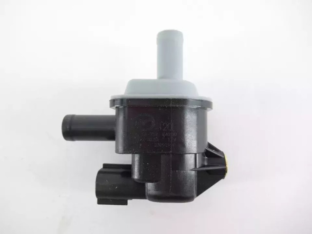 Клапан вентиляції газів паливного бака PE0118751 MAZDA