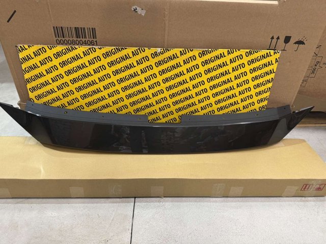 Молдинг решітки радіатора, верхній TK48507E1D2M MAZDA