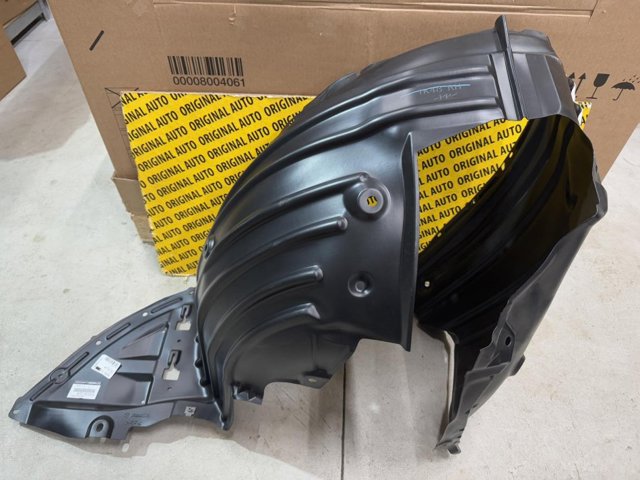 Підкрилок передній правий TK4856130B MAZDA