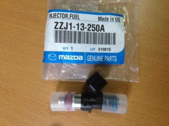 Форсунка дизельна в зборі, розпилювач + тримач ZZJ113250A MAZDA