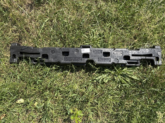 Наповнювач бампера переднього 51117385286 BMW