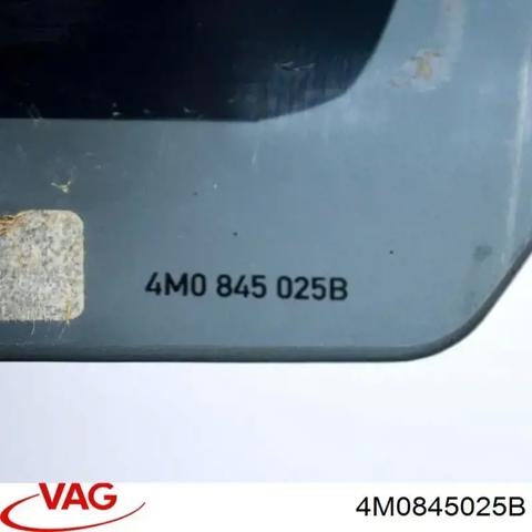 Скло задньої двері лівої 4M0845025B VAG