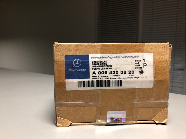 Колодки гальмівні задні, дискові A0064200820 MERCEDES