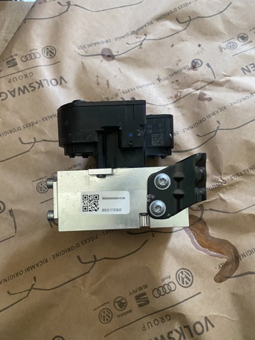 Кран системи опалення 4KE816102A VAG