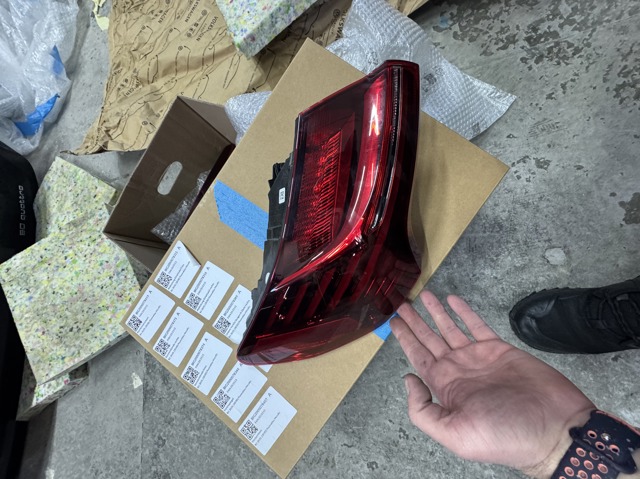 Стоп задній 4KE945091C VAG