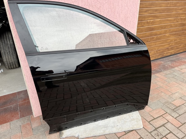 Дверка передня права 76004GI100 HYUNDAI