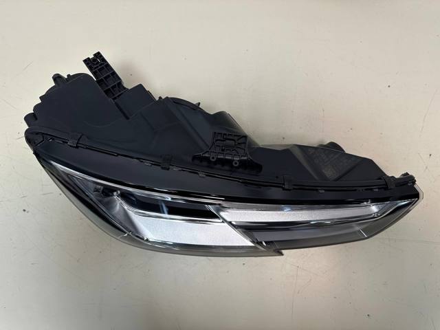 Права блок фара 8W0941006 VAG