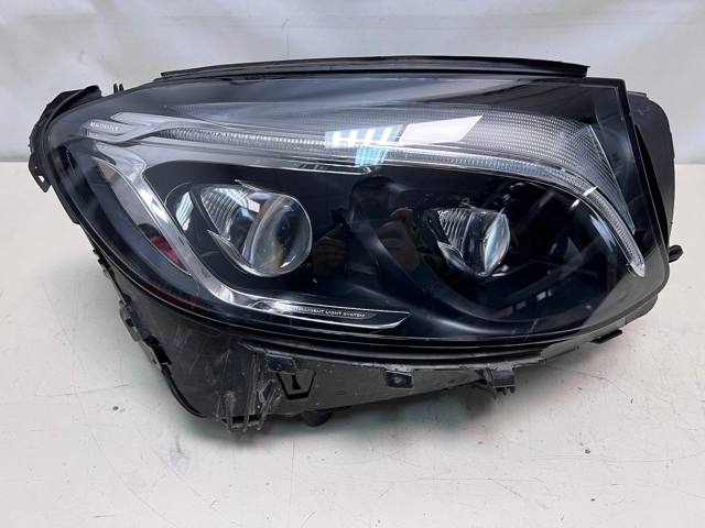 Фара передня права A2539061601 MERCEDES