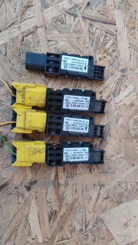 Датчик Ейрбег передній 7L0909606B VAG