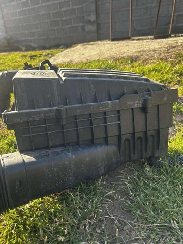 Корпус повітряного фільтра 1K0183B VAG