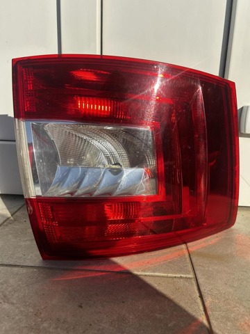 Задній правий стоп 5E9945096 VAG