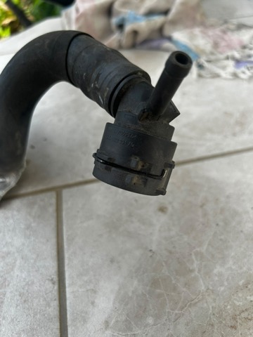 Водяний патрубок 5Q0122291AD VAG