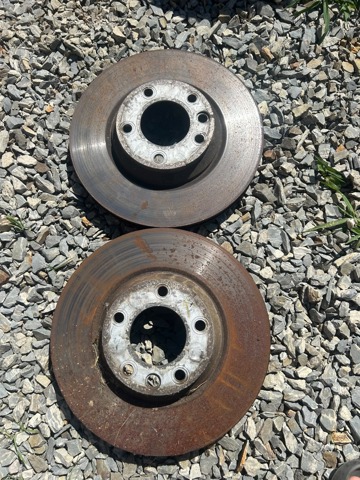 Диск переднього гальма 7L8615301 VAG