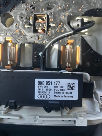 Датчик руху в салоні 8K0951177 VAG