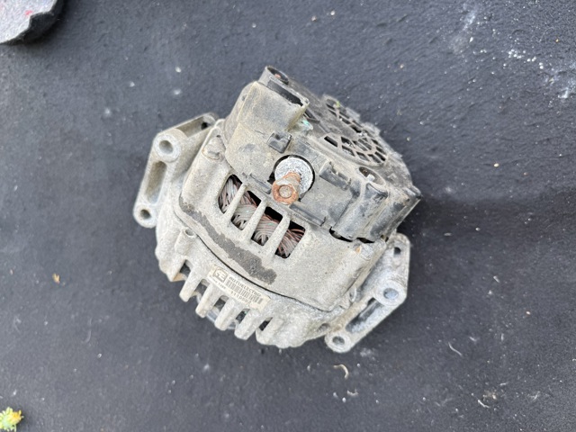 Генератор A0009067702 MERCEDES
