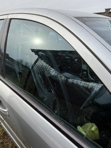 Скло передньої правої двері A2117250410 MERCEDES