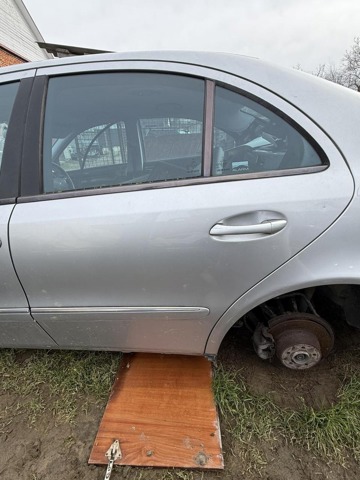 Двері задні, праві A2117300205 MERCEDES