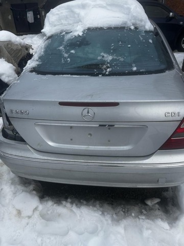 Кришка багажника кузова A2117500375 MERCEDES