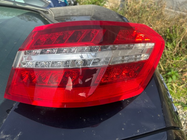 Ліхтар задній правий, зовнішній A2128201264 MERCEDES