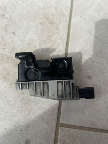 Замок кришки капота A2128800160 MERCEDES