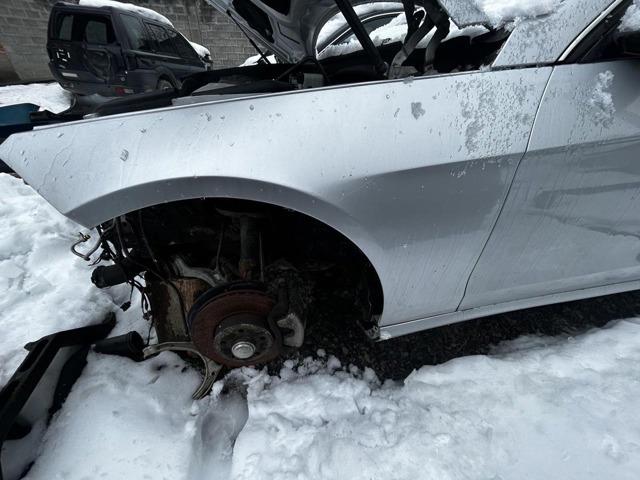 Бічна частина передня ліва A2128801118 MERCEDES