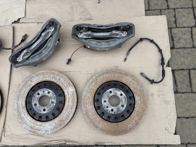Гальмо дискове переднє 4M0615301AP VAG
