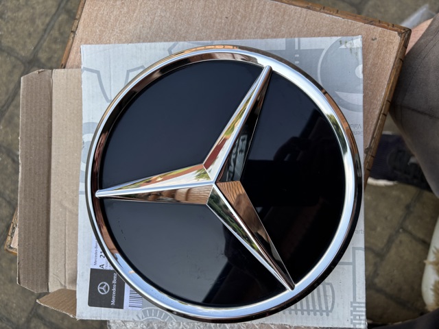 Фірмовий значок решітки радіатора A0008880400 MERCEDES