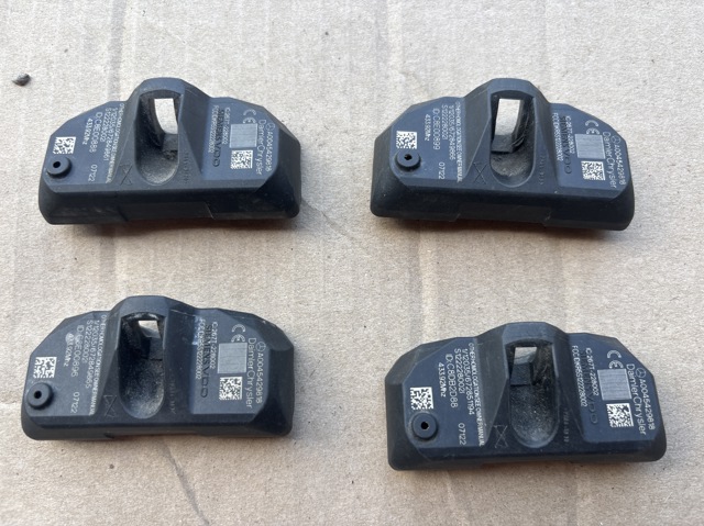 Датчик контролю тиску в шинах A0045429818 MERCEDES