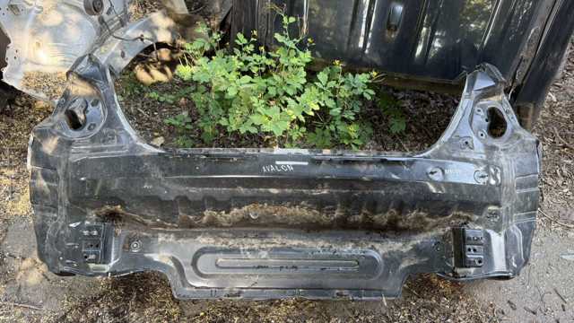 Задня панель багажника 58307AC020 TOYOTA