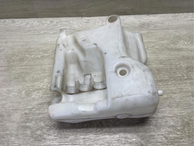 Бачок склоомивача 2038600560 MERCEDES