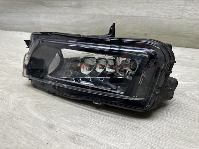 Протитуманка права 2K5941662B VAG