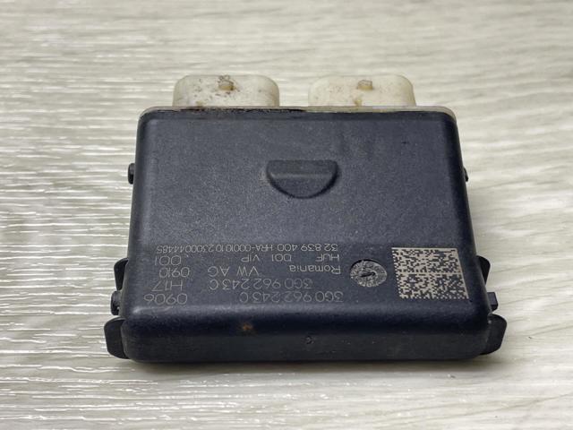 Блок управління відкриття кришки багажника 3G0962243C VAG
