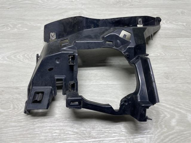 Кронштейн бампера переднього, правий 51117371740 BMW