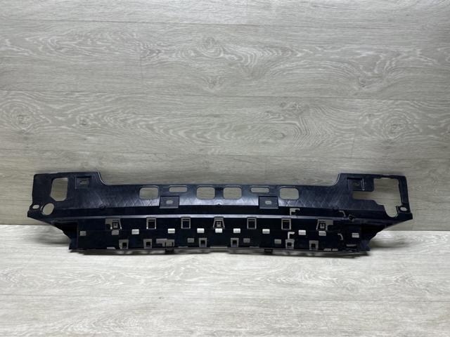 Кронштейн бампера заднього, центральний 51127428024 BMW