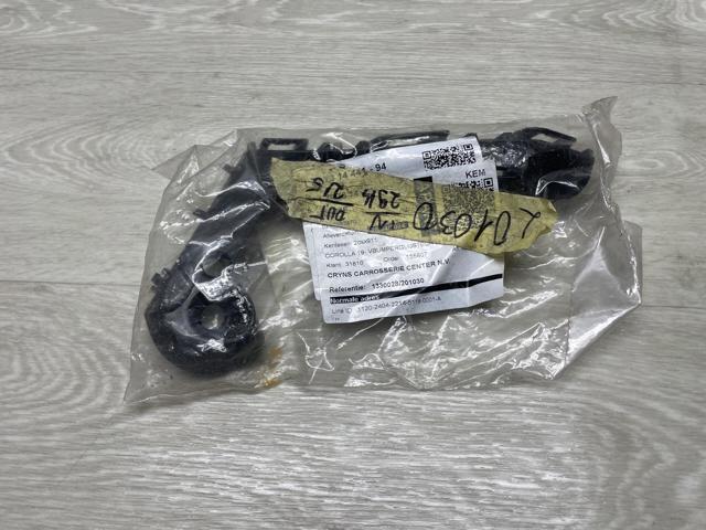 Напрямна переднього бампера, права 5211602470 TOYOTA