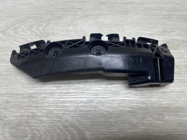 Напрямна заднього бампера, ліва 5256342011 TOYOTA