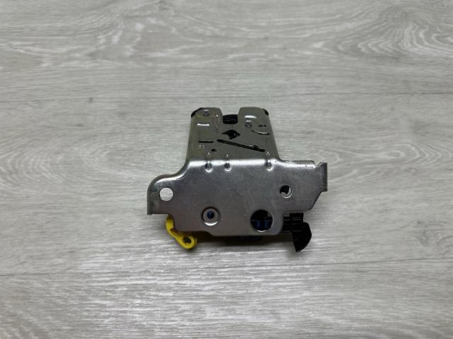 Замок кришки багажника/задньої  3/5-ї двері, задній 5NA827506 VAG