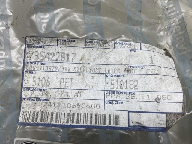 Молдинг передньої лівої двері 735422817 FIAT