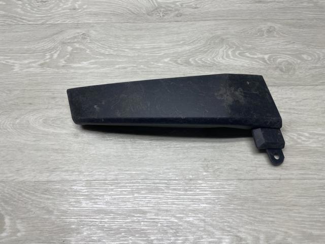 Переднє праве ікло бампера 76851F4010 TOYOTA