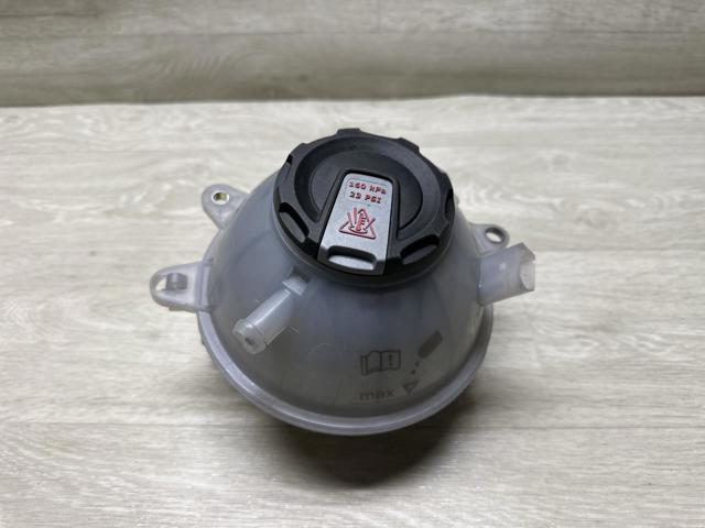 Розширювальний бачок охолодження 80A121405AQ VAG