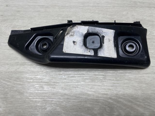 Кронштейн бампера заднього, правий A1768850265 MERCEDES
