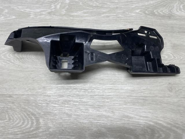 Кріплення бамера ліве A2138850065 MERCEDES