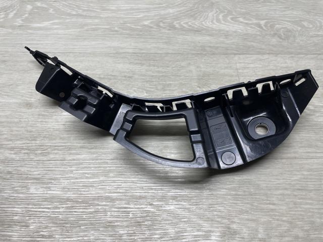 Напрямна переднього бампера, права A9108850500 MERCEDES