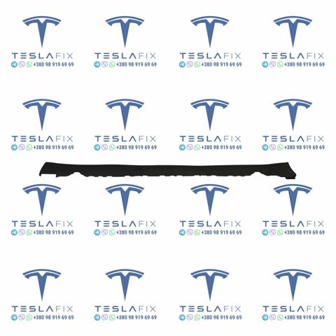 Накладка зовнішня (молдинг) порога, правий 108982900D Tesla Model