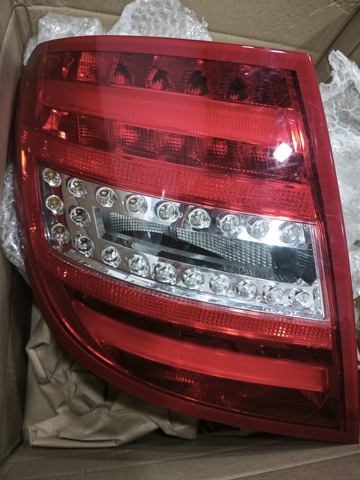 Задня ліва фара A2048206264 MERCEDES