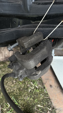 Супорт гальмівний, передній, правий 34116850970 BMW