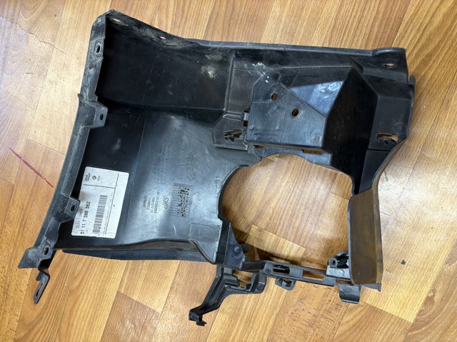 Кріплення протитуманки правої 51117386362 BMW