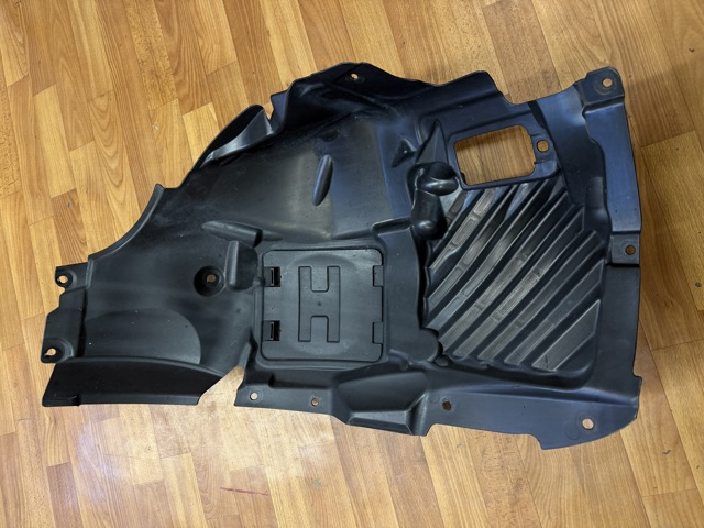 Підкрилок переднього крила, лівий передній 51717260729 BMW