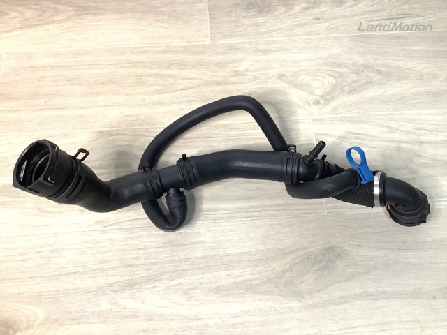 Патрубок системи охолодження LR080119 LAND ROVER