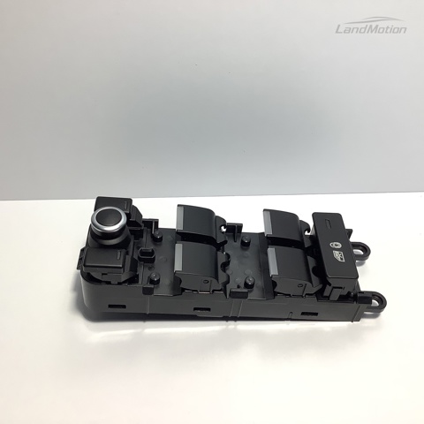 Кнопки переднього лівого склопід'ємника LR110324 LAND ROVER